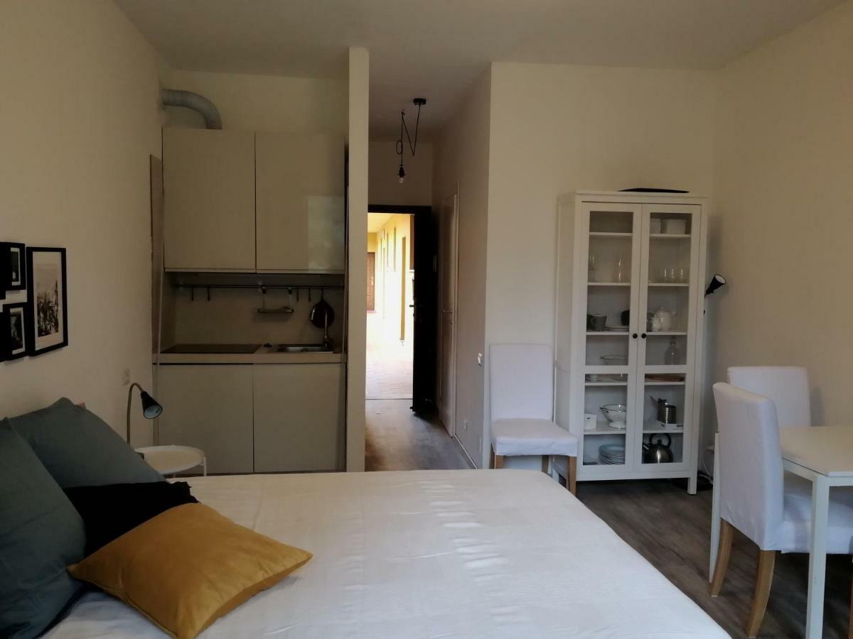 Bianca Studio Guanzate Ngoại thất bức ảnh